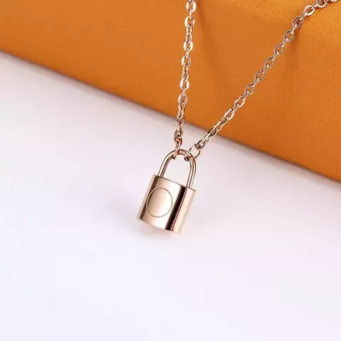 V Luxury Unisex Gold-Color Flower Pendant Necklaces with Lock Design