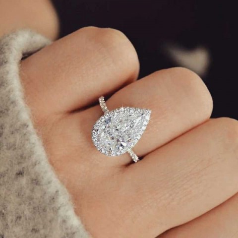 Elegant Silver Oval Pear Cut Women's Luxury Wedding Ring with Cubic Zirconia