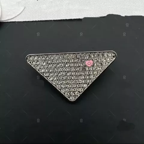 Elegant Inverted Triangle Brooches for Women, Classic Dropper Letter Jewelry Accessories
