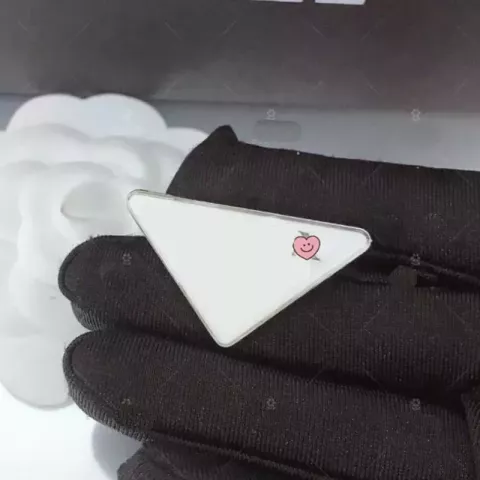 Elegant Inverted Triangle Brooches for Women, Classic Dropper Letter Jewelry Accessories