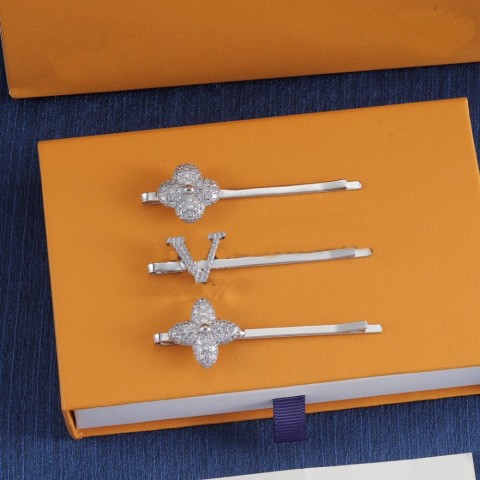 Diamond4 Women's Silver White Inlaid Hairpin with Four Leaf Clover Design
