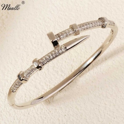 Bangle Classic Women's Fashion Zircon Bracelet with Simple Design
