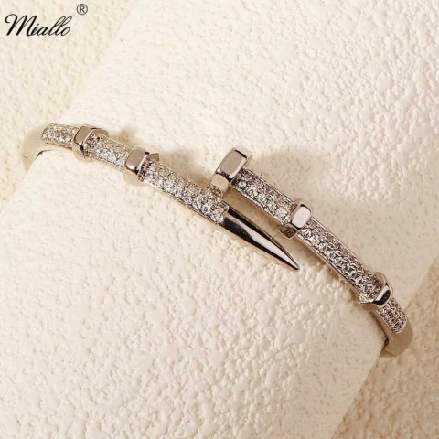Bangle Classic Women's Fashion Zircon Bracelet with Simple Design