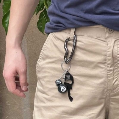 Unisex Mountaineering Leather Keychain with 8 Dice Pendant