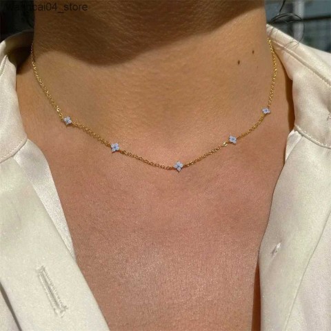 Chic 925 Silver Zircon Clover Necklace with 18K Chain for Fashionable Women