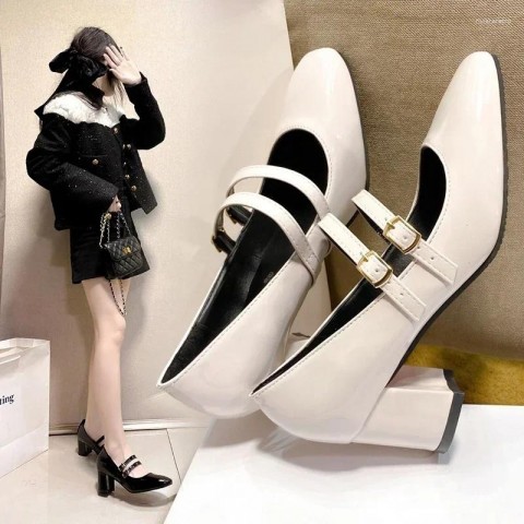 Comfortable 2025 Women's PU Patent Leather Square Toe Sandals