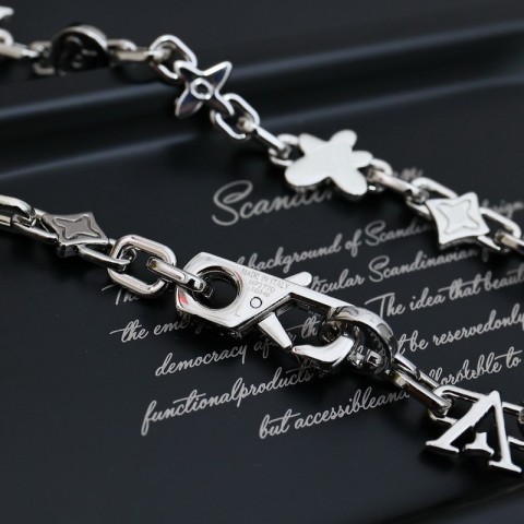 Elegant Silver V-Engraved Bracelet for Men and Women