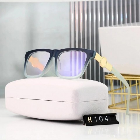 Designer UV 400 Polarized Sunglasses for Men and Women - Classic Style