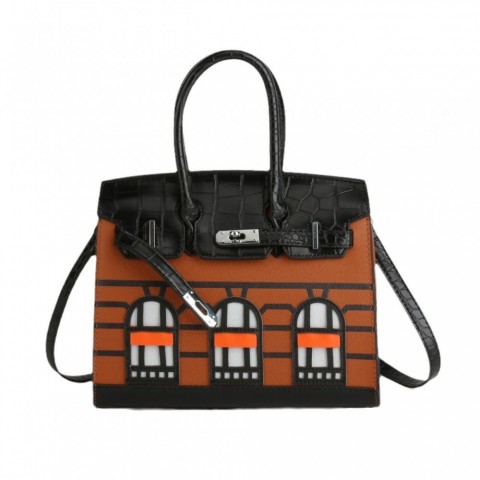 Lightweight Designer Shoulder Bag for Women with Large Capacity and Multifunctional Use