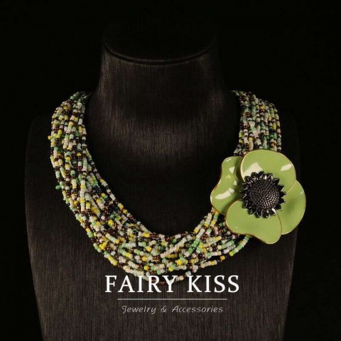 Exquisite Green Wer Multi-Layer Necklace with Magnetic Clasp, High-Quality Personalized Enamel Brooch for Women