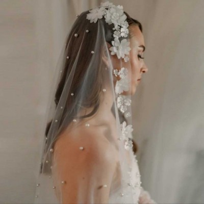 Elegant Floral Bridal Veil with Short Pearls & Lace Trim for Weddings VP67