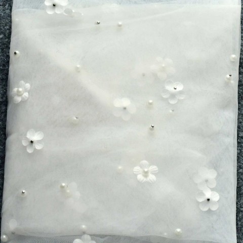 Elegant Floral Bridal Veil with Short Pearls & Lace Trim for Weddings VP67