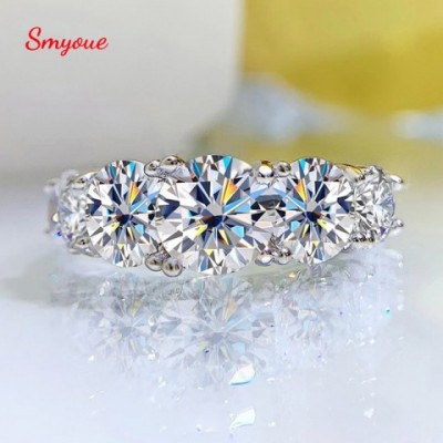 Smyoue Women's Sparkling 18k Plated Moissanite Wedding Band in Sterling Silver