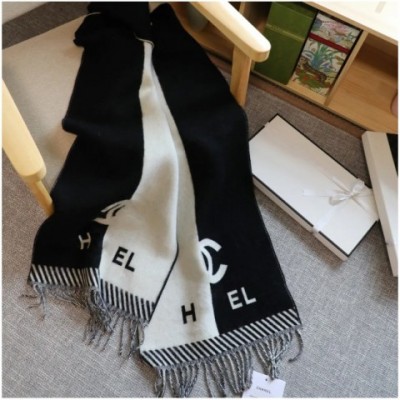 Warm Designer Cashmere Scarf for Women - Travel Gift with Tassel