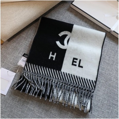 Warm Designer Cashmere Scarf for Women - Travel Gift with Tassel