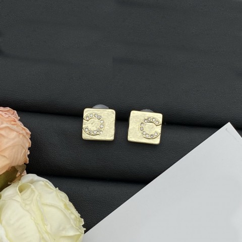 Luxury Designer Cube Heart Stud Earrings for Women and Men - 18K Gold Plated Silver