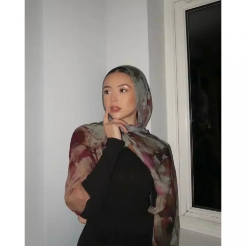 Watercolour Floral Print Lightweight Soft Cotton Rayon Viscose Muslim Women Hijab Shawl 250115