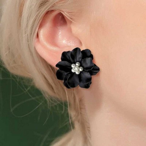 Sexy Black Flower Stud Earrings for Women with Simulated Pearls