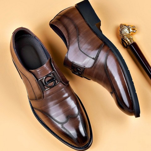 2024 Casual Leather Business Shoes for Men with Embroidered Pointed Toes