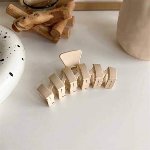 Korean Stylish Neutral Coffee Large Plastic Hair Clips for Women's Fashion Accessories