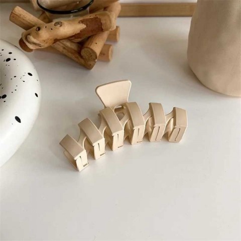 Korean Stylish Neutral Coffee Large Plastic Hair Clips for Women's Fashion Accessories