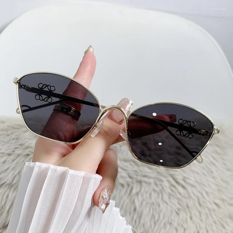 Fashionable 2025 Metal Cat Eye Sunglasses for Women