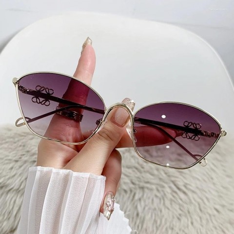 Fashionable 2025 Metal Cat Eye Sunglasses for Women