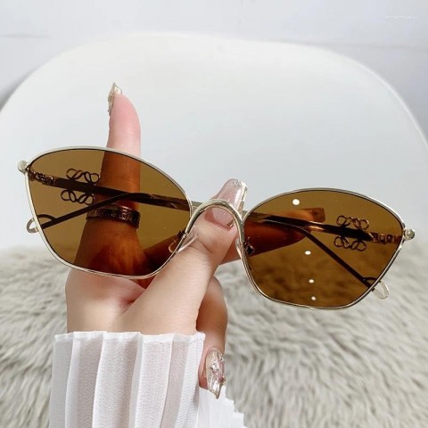 Fashionable 2025 Metal Cat Eye Sunglasses for Women