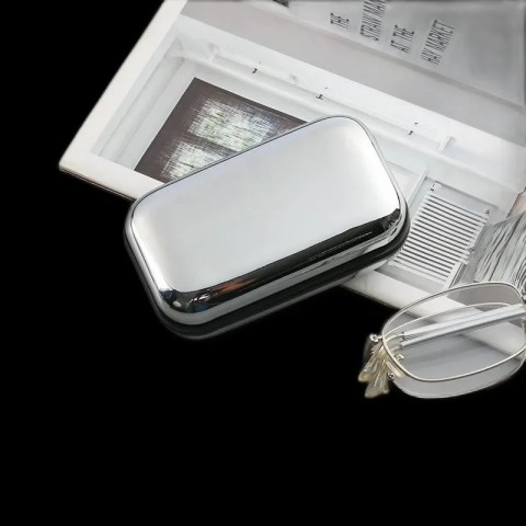 Japanese Compact Folding Glasses Case Tinplate Pressure-resistant Portable
