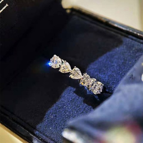 Heart-Shaped Sier Wedding Ring in Sterling Silver with 5A Cubic Zirconia