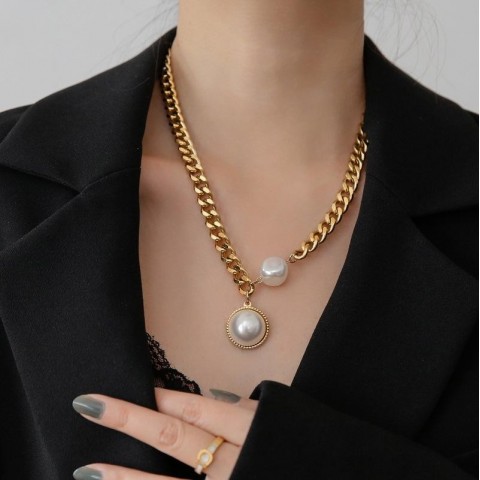 Exaggerated Gold Chain Large Pearl Pendant Necklace Women's Trendy Fashion