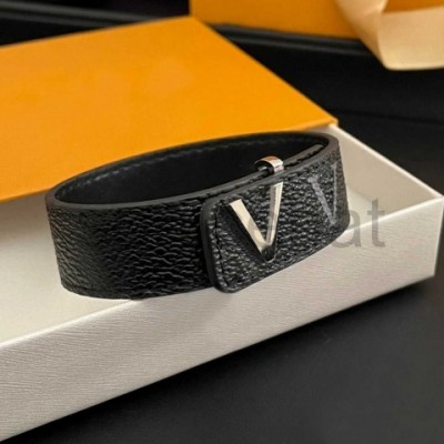 Exquisite Black Leather Men's Designer Bangle