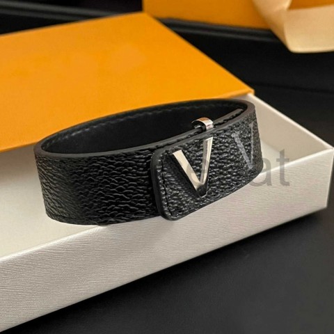 Exquisite Black Leather Men's Designer Bangle