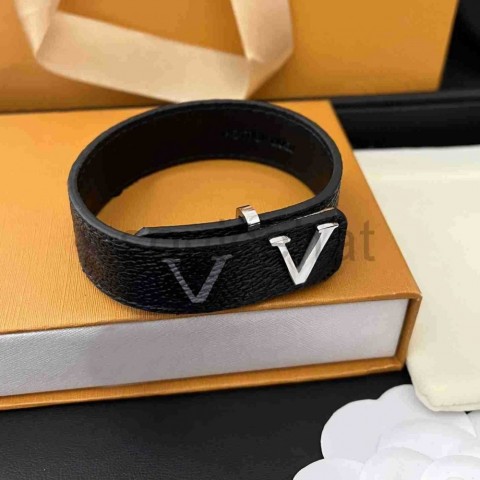 Exquisite Black Leather Men's Designer Bangle