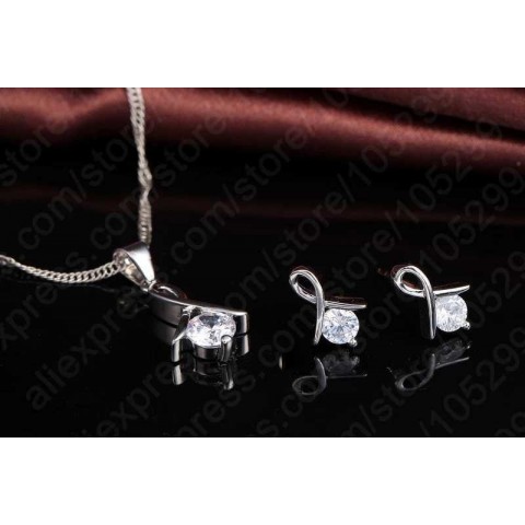 A Stylish CZ 925 Sterling Silver Jewelry Set for Women with Pendant Necklace and Stud Earrings X241116