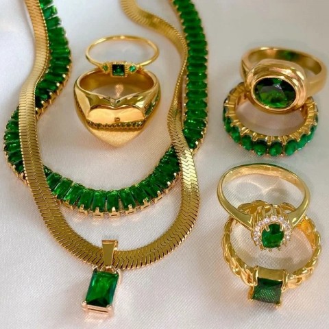 Gold Plated Stainless Steel Ring with Green Zircon Inlay for Fashionable Women