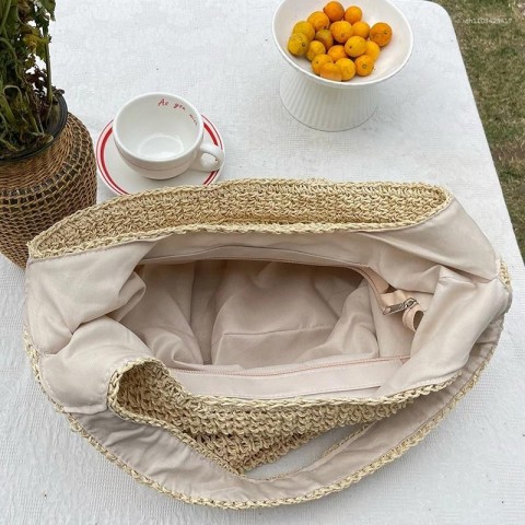 Hand-woven Summer Straw Shoulder Tote