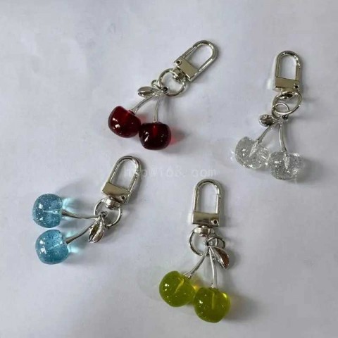 Elegant Gold Cherry Keychain Pendant for Women - Versatile Fashion Accessory