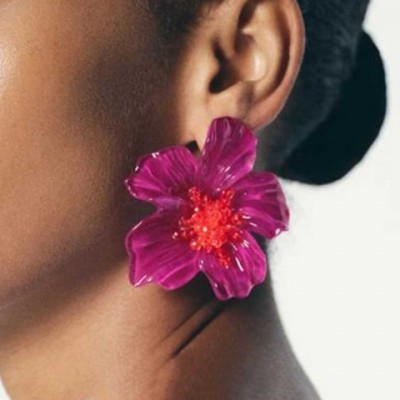 ZAA Women's Luxury Resin Flower Stud Earrings for Elegant Holiday Parties