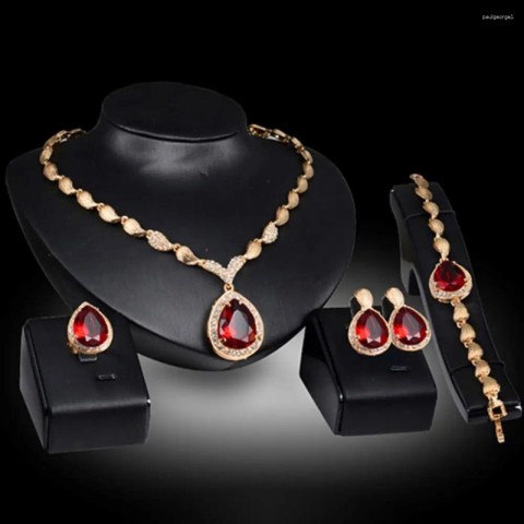 Elegant Women's Jewelry Set with Waterdrop Cubic Zirconia
