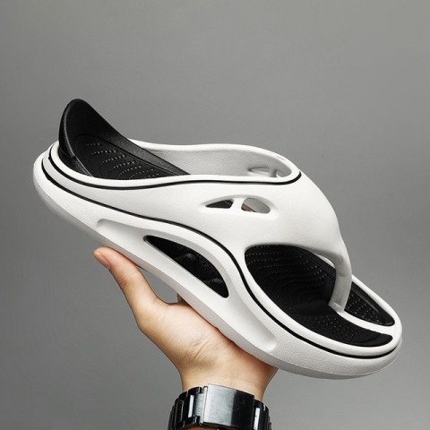 Comfortable Men's and Women's Thick Sole Flip Flops for Everyday Use