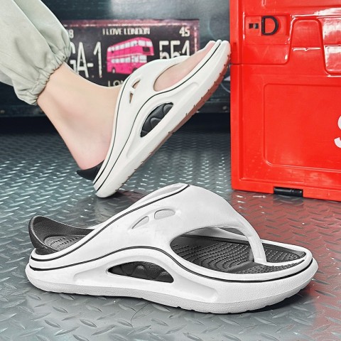 Comfortable Men's and Women's Thick Sole Flip Flops for Everyday Use