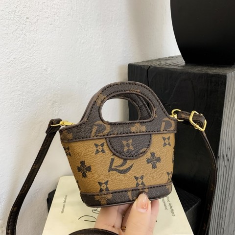 Korean Style Lightweight PU Crossbody Bag for Women 2025