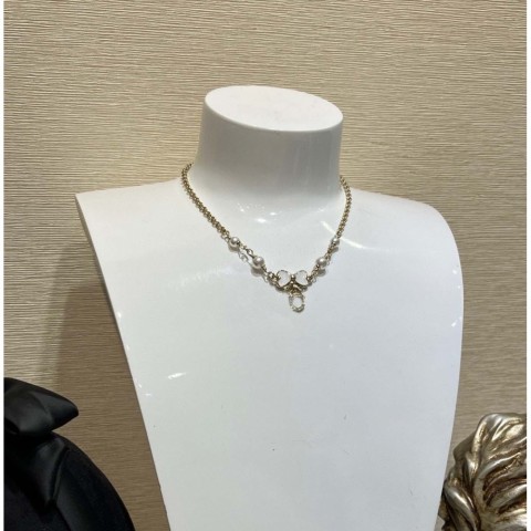 Luxury Women's 18k Gold Plated White Shell Charm Necklace PS6415A