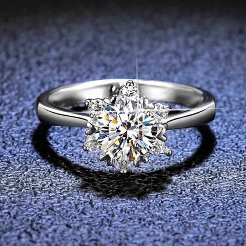 Luxury Women's 18K White Gold Sunflower Moissanite Ring, Exquisite Wedding Jewelry W241205