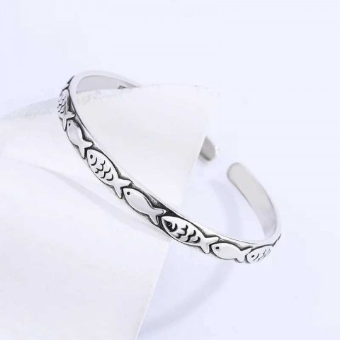Retro Design Embossed Silver Fish Bangle for Women