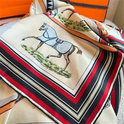 Luxury Silk Scarf for Women with Horse Print Design, 90x90cm, Lightweight and Elegant CL250113