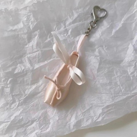 Elegant Crystal Pillar Keychain for Women - Unique Ballet Shoes Keyring